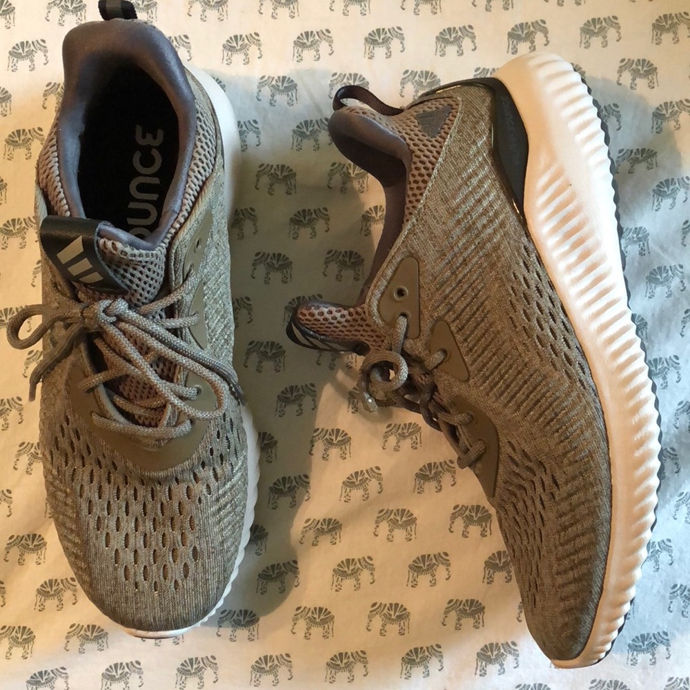 Adidas Alphabounce US size 7.5